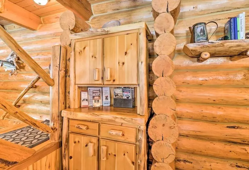 Cozy Glacier Park Log Cabin    Best In The West!