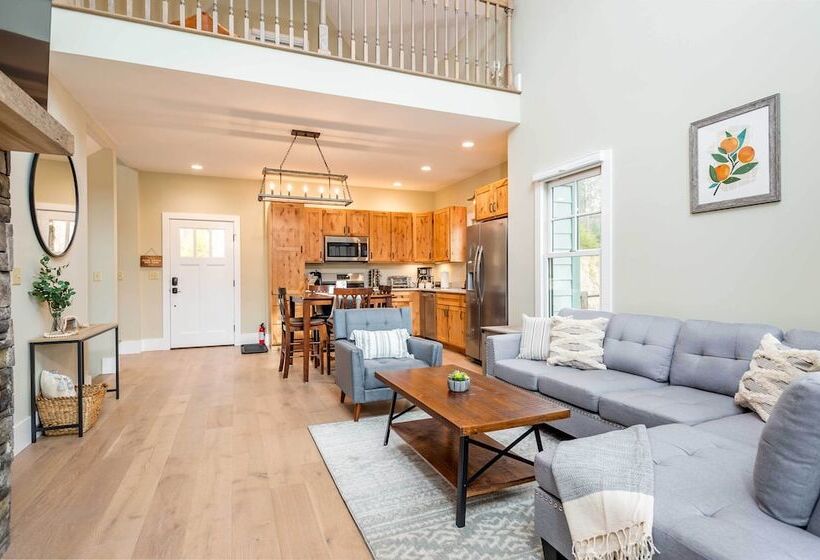 Game Room & Wraparound Decks: Cullowhee Home!