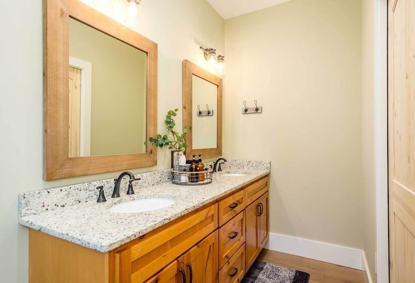 Game Room & Wraparound Decks: Cullowhee Home!