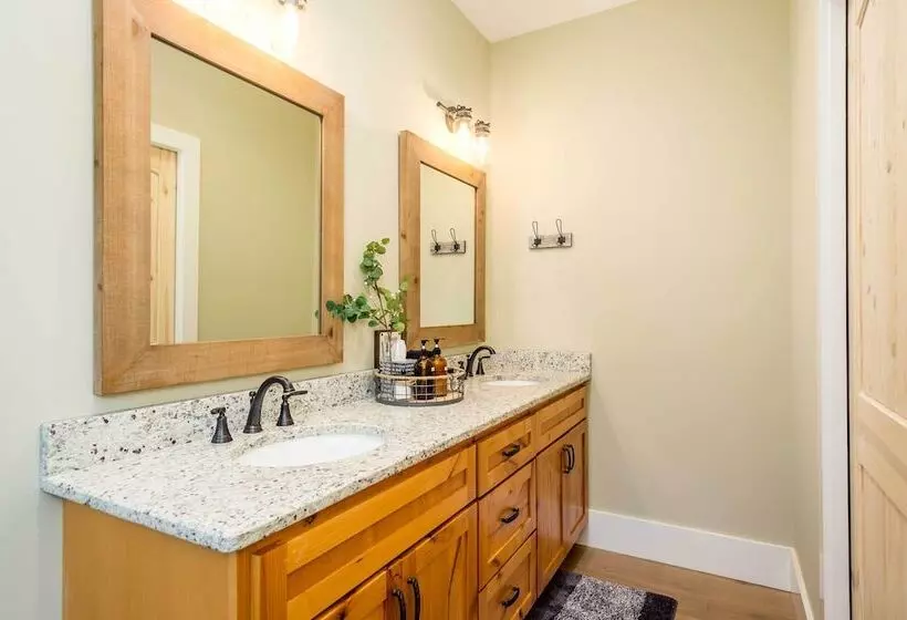 Game Room & Wraparound Decks: Cullowhee Home!