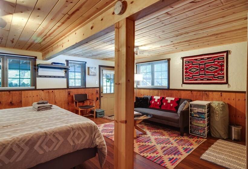 Decks, Grills + Fire Pit: Camp Connell Hideaway!