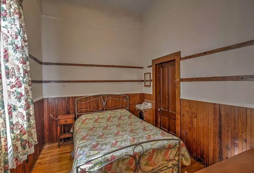 East Burke Home On Kingdom Trails: Near Ski Resort