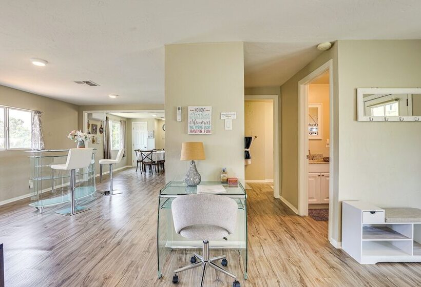 Escondido Vineyard Estate: Walk To Wineries!