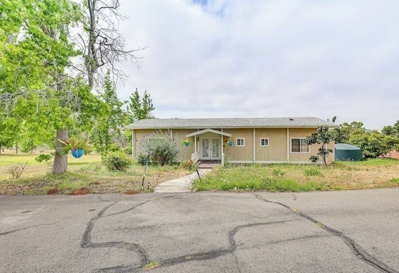 Escondido Vineyard Estate: Walk To Wineries!