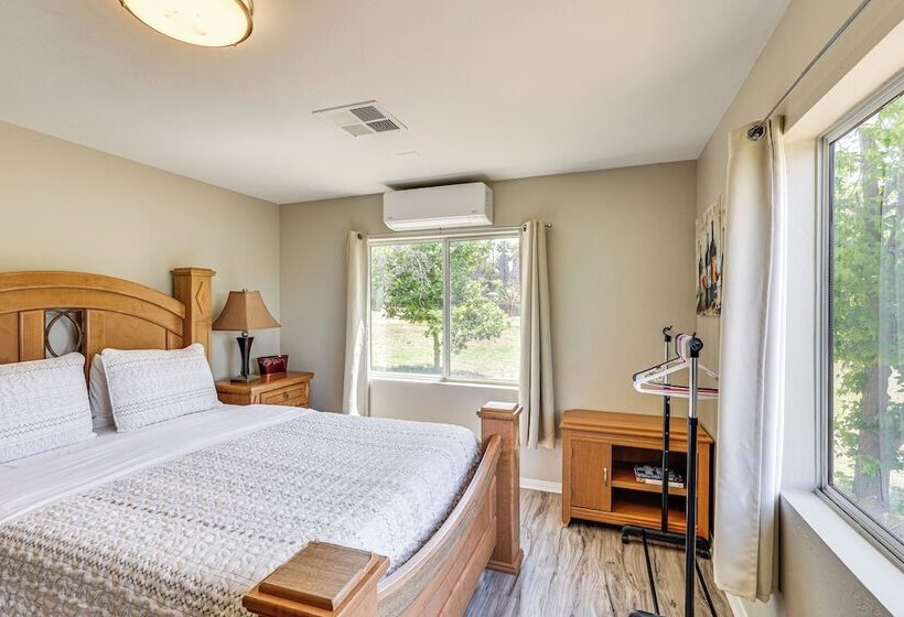 Escondido Vineyard Estate: Walk To Wineries!