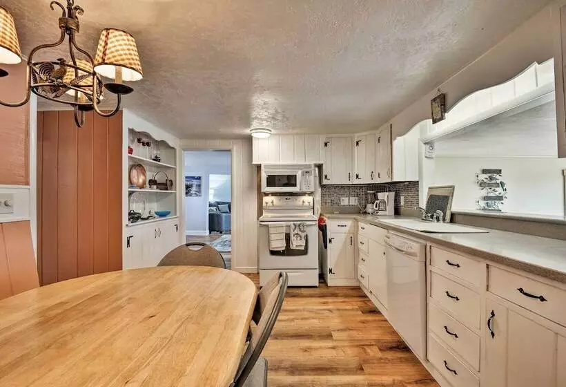 Family Cottage On Chaumont Bay, Walk Downtown