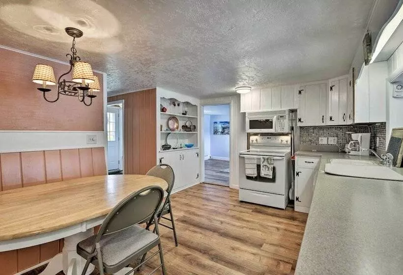 Family Cottage On Chaumont Bay, Walk Downtown