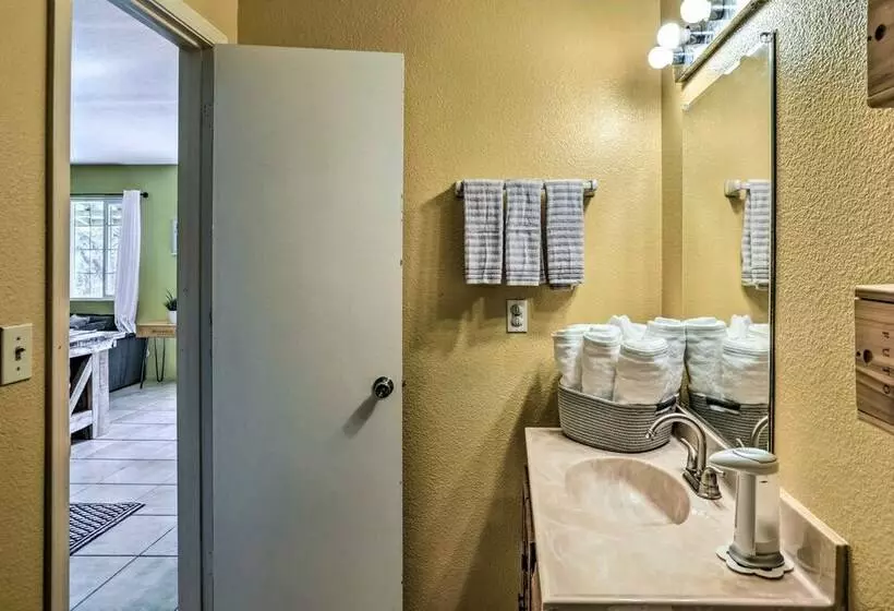 Family Friendly Coarsegold Guest House W/ Yard!