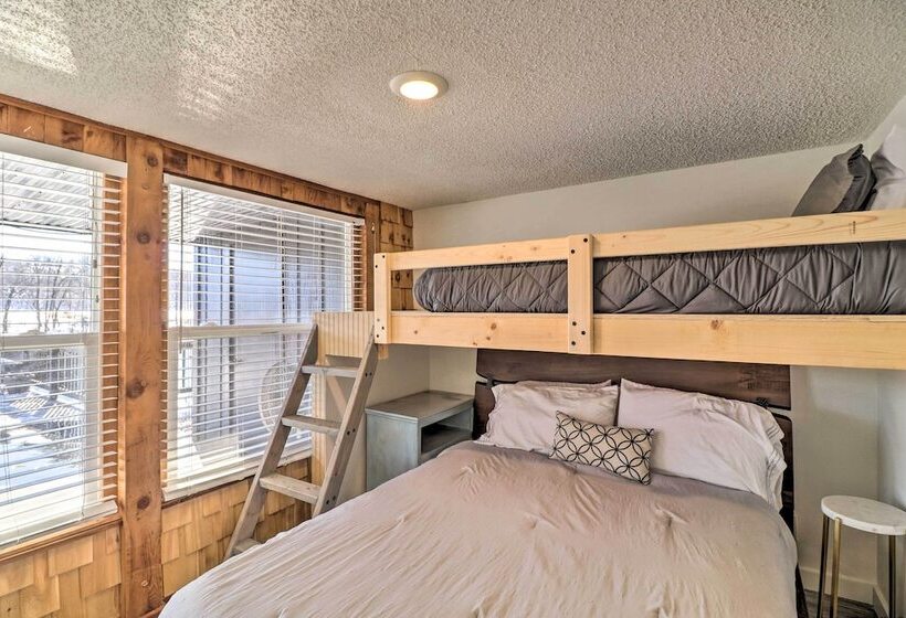 Fish House  W/ Deck, Fire Pit & River Views