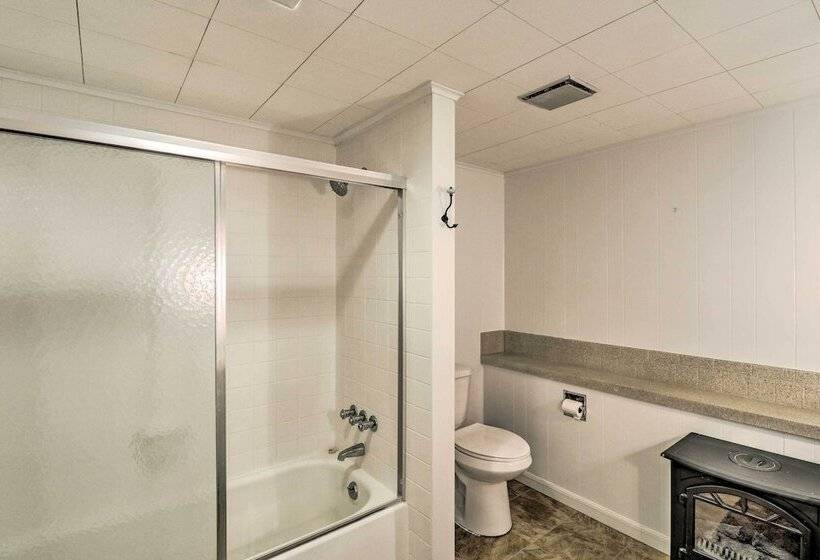 Fish House  W/ Deck, Fire Pit & River Views