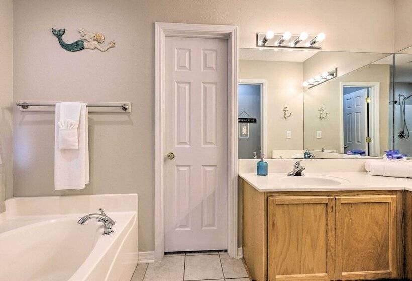 Orange Beach Home W/ Hot Tub < 2 Mi To The Wharf