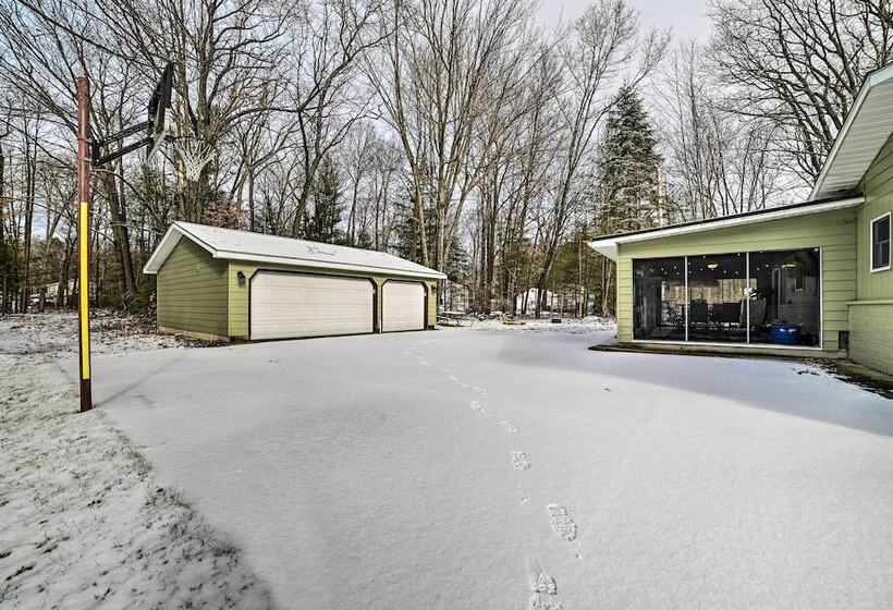 Houghton Lake Cottage Escape W/ Patio!