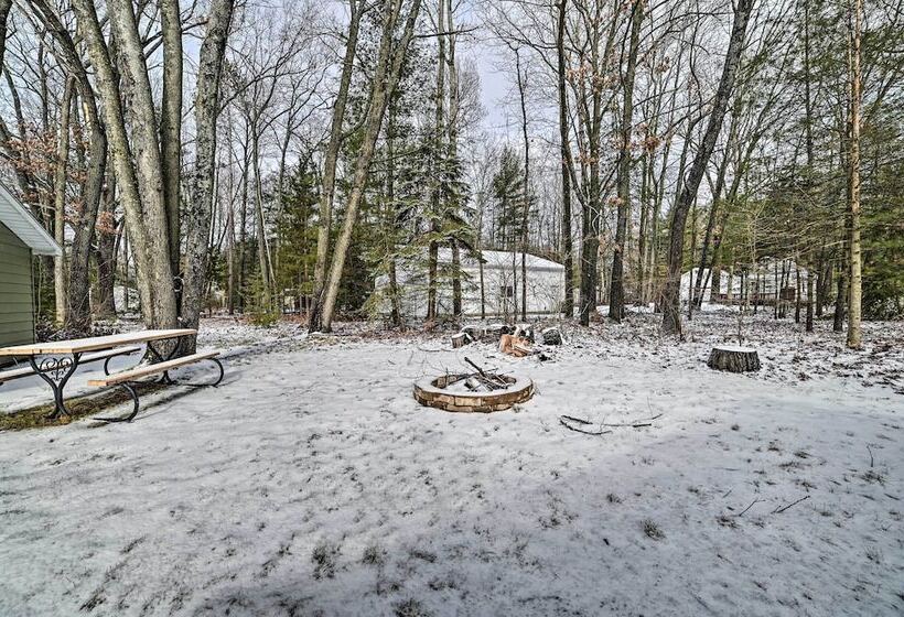 Houghton Lake Cottage Escape W/ Patio!