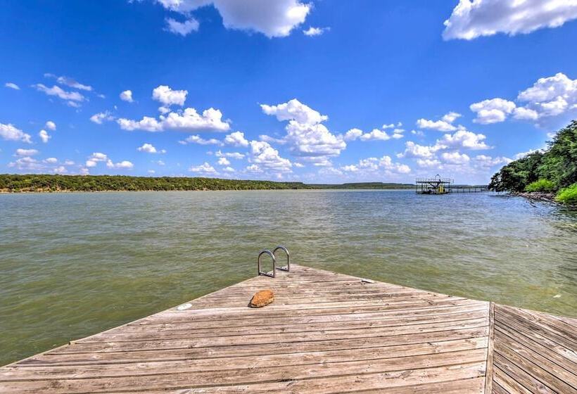 Lake Palo Pinto Retreat: Dock & Private Pool!