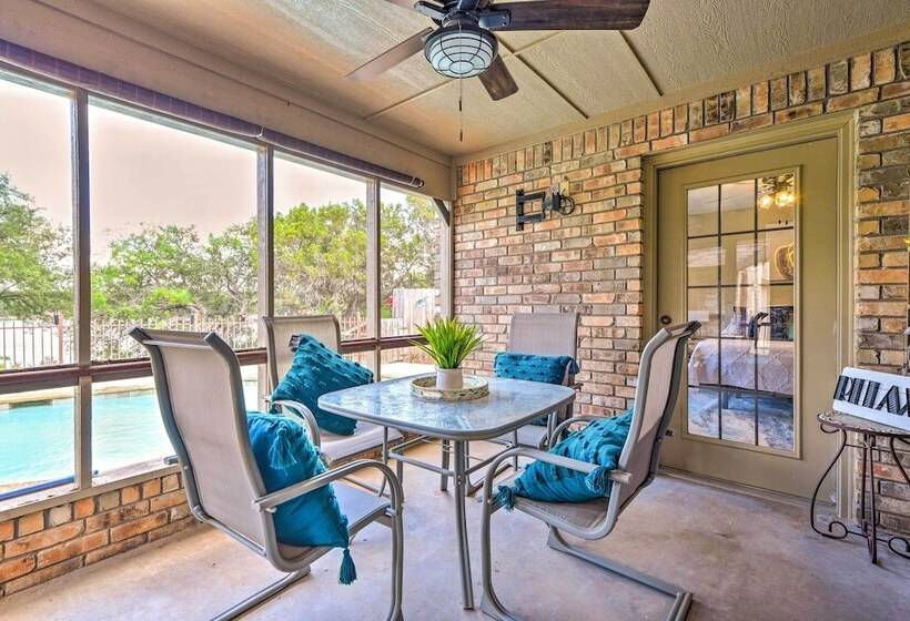 Lake Palo Pinto Retreat: Dock & Private Pool!