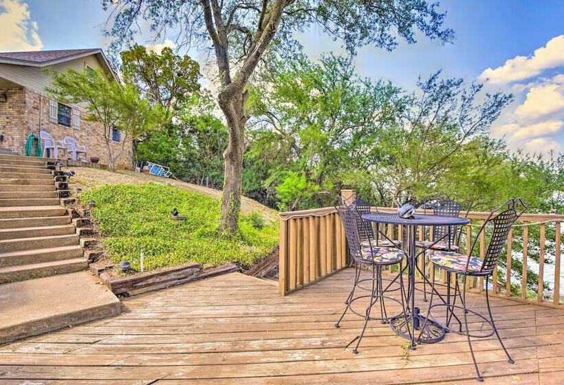 Lake Palo Pinto Retreat: Dock & Private Pool!