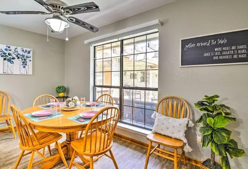 Lake Palo Pinto Retreat: Dock & Private Pool!