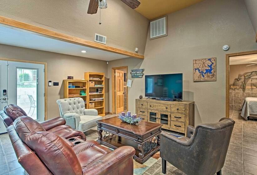 Lake Texoma Cabin 1 Mi To Park & Boat Ramp!