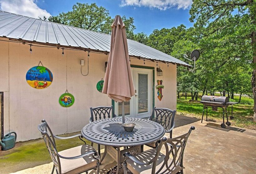 Lake Texoma Cabin 1 Mi To Park & Boat Ramp!