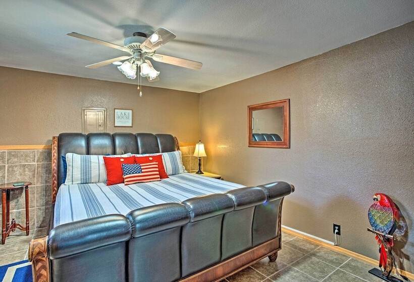 Lake Texoma Cabin 1 Mi To Park & Boat Ramp!