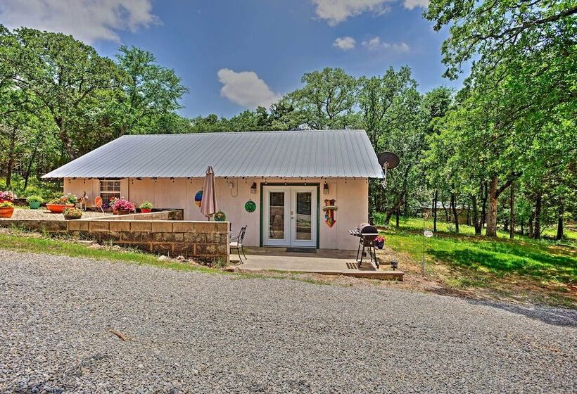 Lake Texoma Cabin 1 Mi To Park & Boat Ramp!