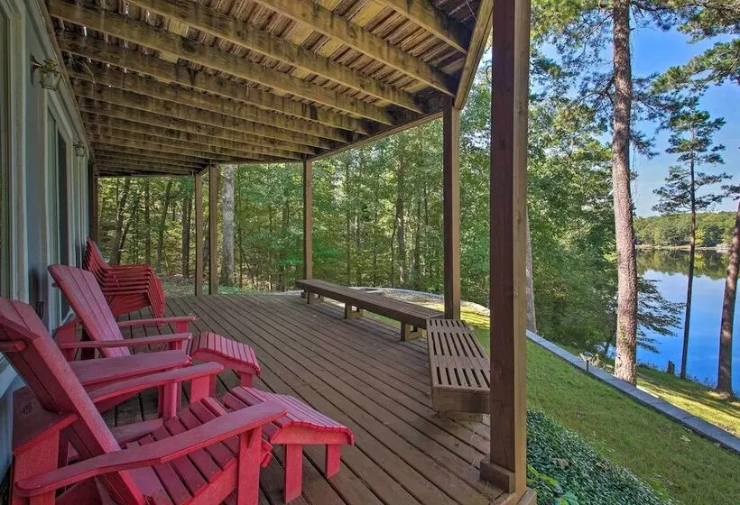 Dock & Kayaks: Lakefront Hot Springs Home