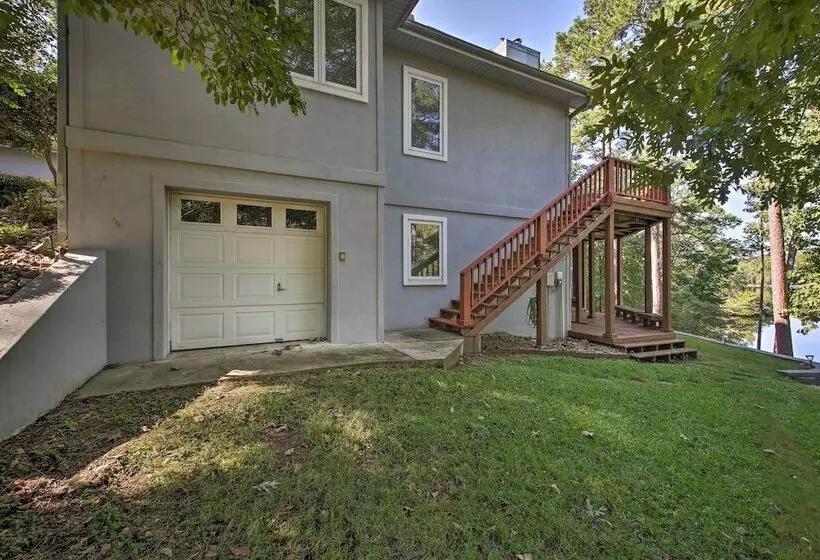 Dock & Kayaks: Lakefront Hot Springs Home