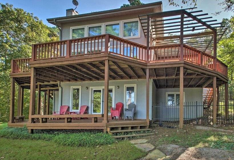 Dock & Kayaks: Lakefront Hot Springs Home