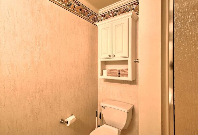 Dock & Kayaks: Lakefront Hot Springs Home