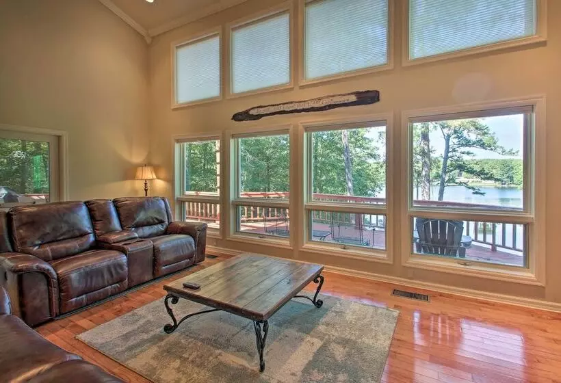 Dock & Kayaks: Lakefront Hot Springs Home