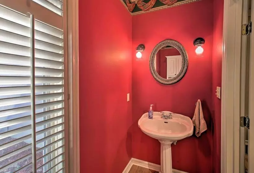 Dock & Kayaks: Lakefront Hot Springs Home