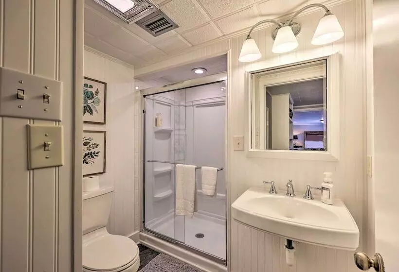 Hot Tub & Dock: Lakefront Home In Hot Springs