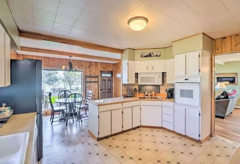 Lakeside Home W/ Beach ~ 14 Mi To Ski Area!