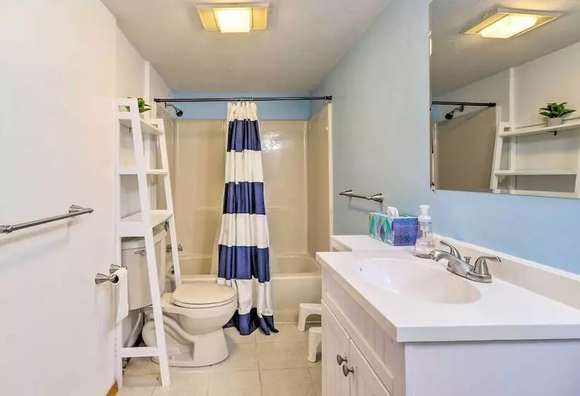 Lakeside Home W/ Beach ~ 14 Mi To Ski Area!