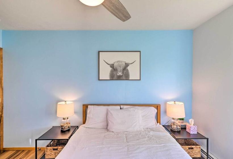 Lakeside Home W/ Beach ~ 14 Mi To Ski Area!