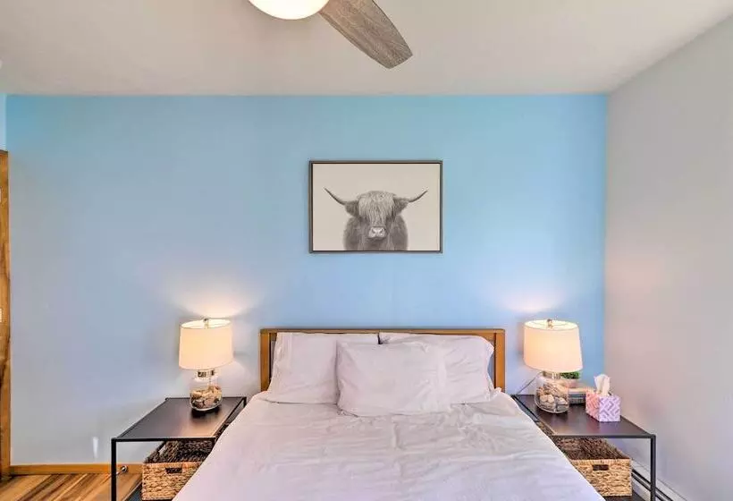 Lakeside Home W/ Beach ~ 14 Mi To Ski Area!