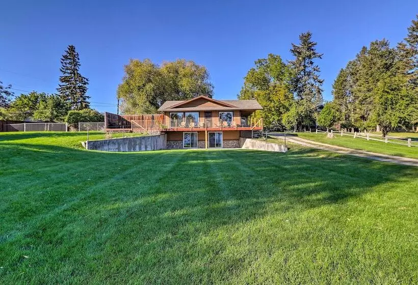 Lakeside Home W/ Beach ~ 14 Mi To Ski Area!