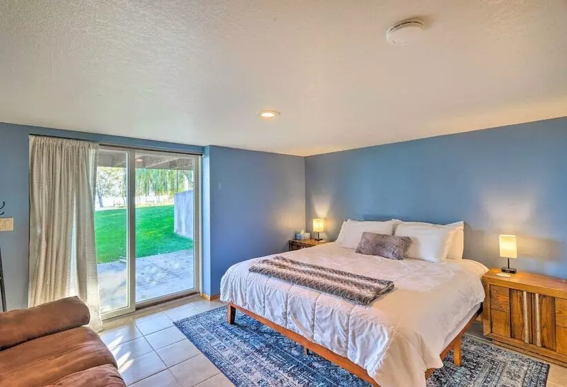 Lakeside Home W/ Beach ~ 14 Mi To Ski Area!