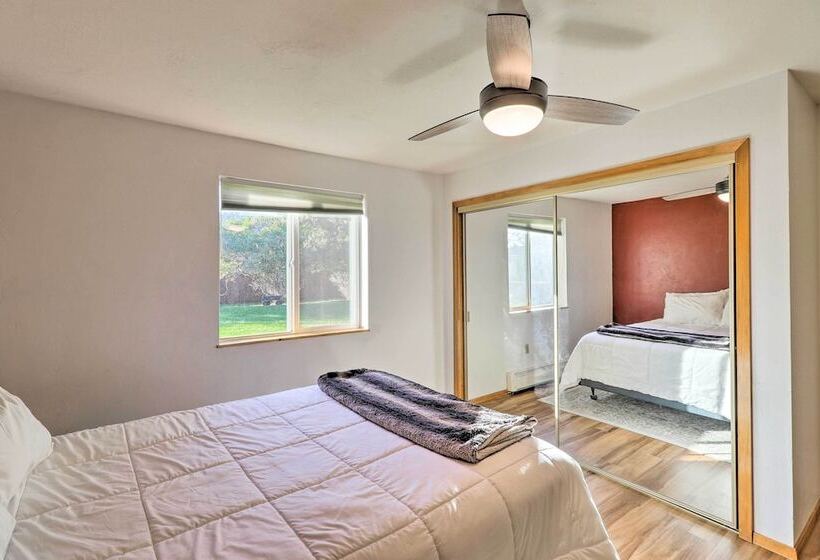 Lakeside Home W/ Beach ~ 14 Mi To Ski Area!