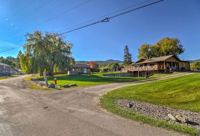 Lakeside Home W/ Beach ~ 14 Mi To Ski Area!