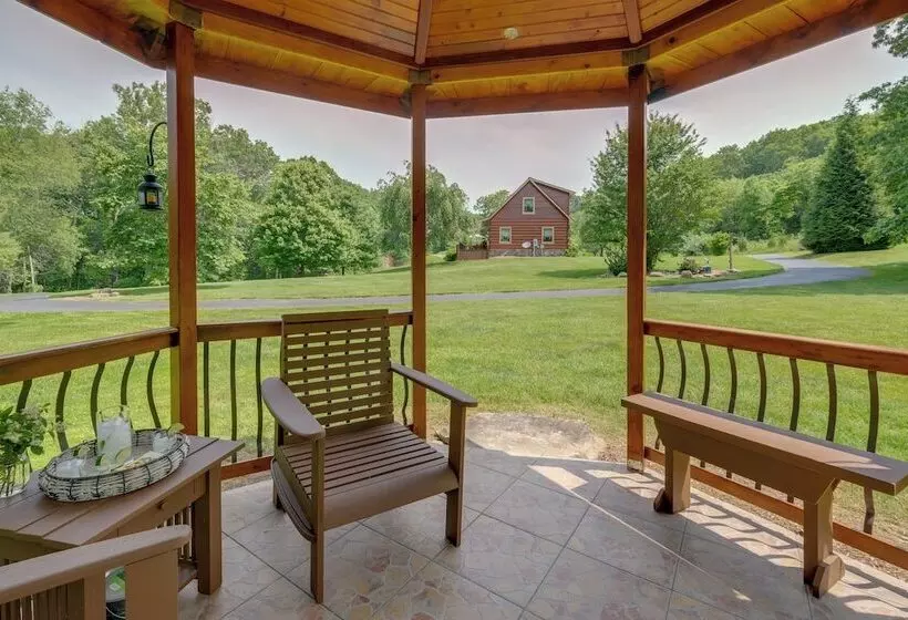 Lakewood Lodge Escape W/ Fire Pit