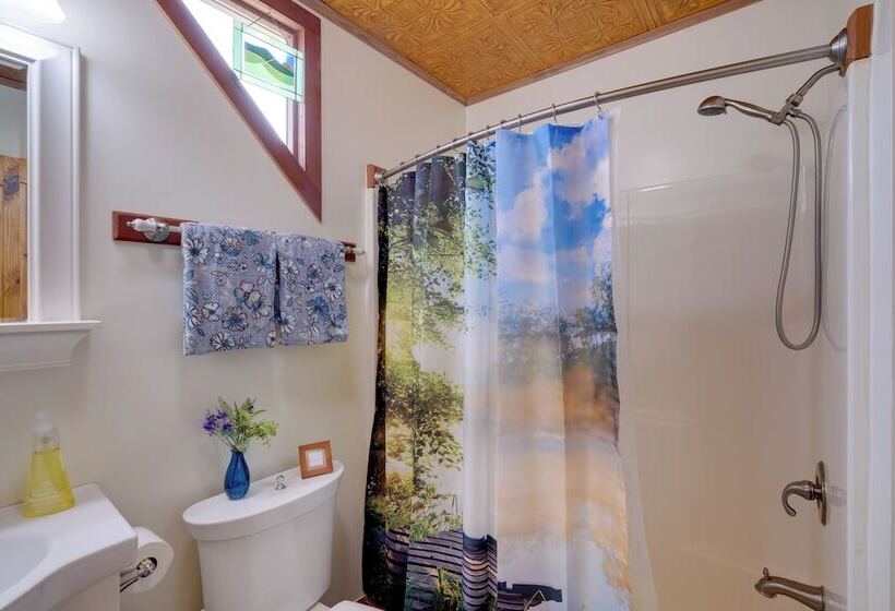 Lakewood Lodge Escape W/ Fire Pit