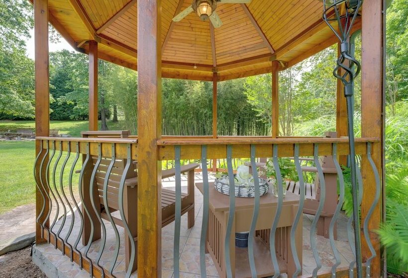 Lakewood Lodge Escape W/ Fire Pit