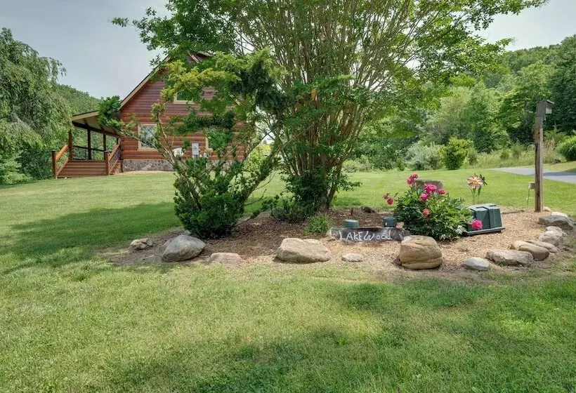 Lakewood Lodge Escape W/ Fire Pit