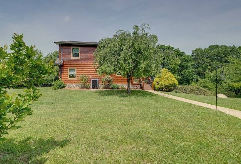 Lakewood Lodge Escape W/ Fire Pit