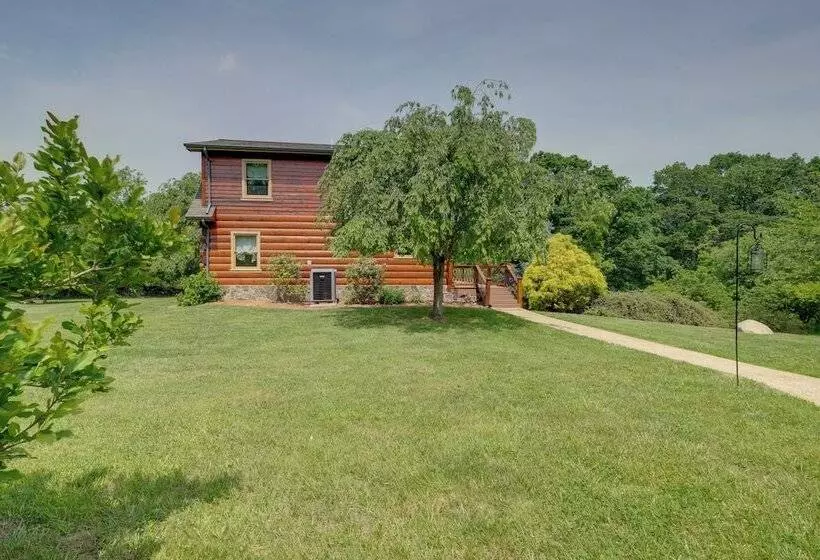 Lakewood Lodge Escape W/ Fire Pit