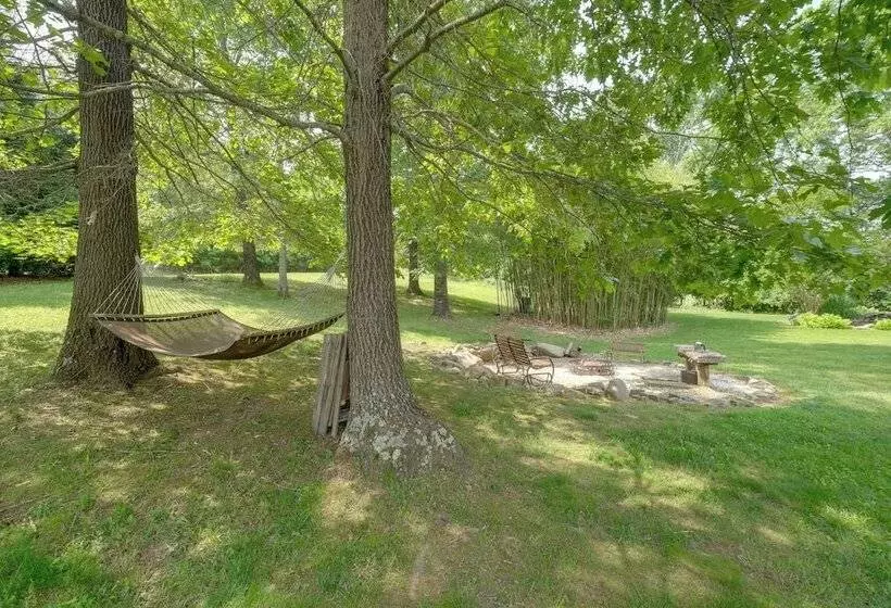 Lakewood Lodge Escape W/ Fire Pit