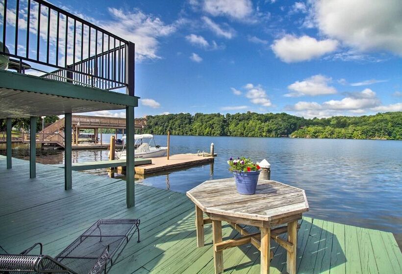 Lakewood Lodge Escape W/ Fire Pit