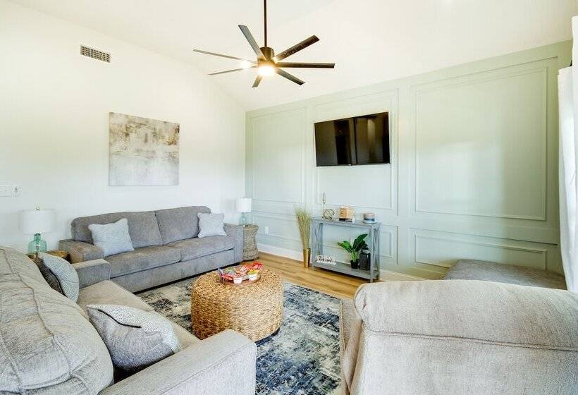 Lovely Bay St Louis Retreat W/ Dock & Canal Access