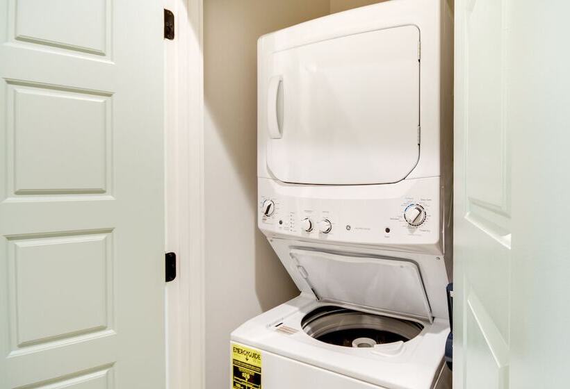 Lovely Bay St Louis Retreat W/ Dock & Canal Access